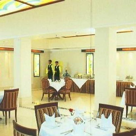 Hotel Ashoka International New Delhi Ngoại thất bức ảnh