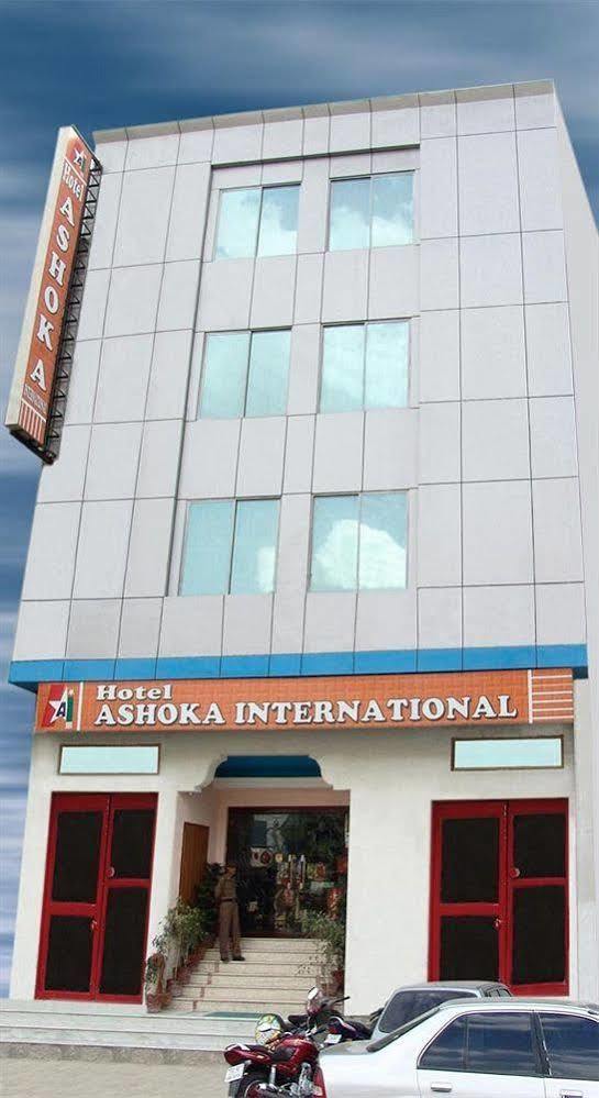 Hotel Ashoka International New Delhi Ngoại thất bức ảnh